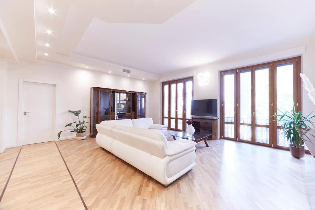 Elegant Apartment Milano Esterno foto