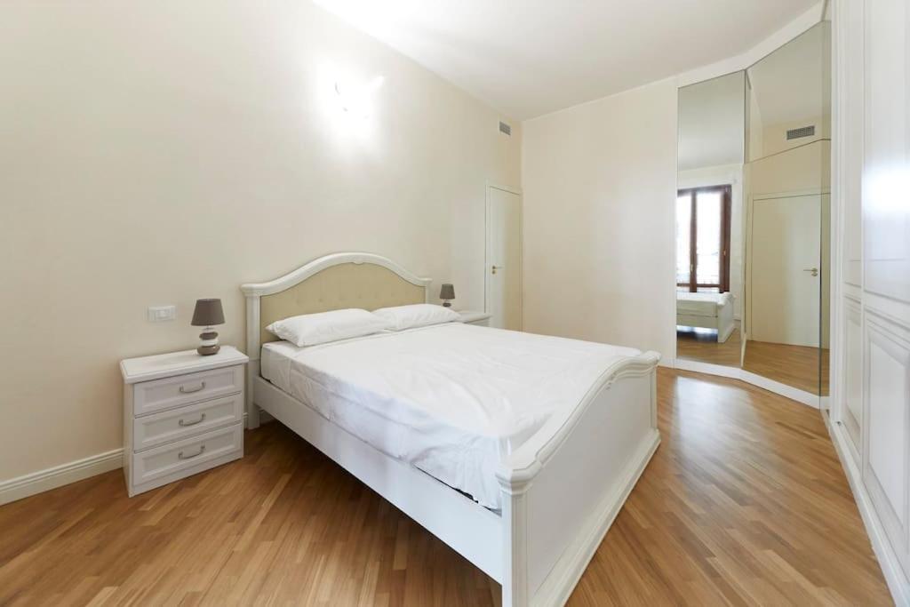 Elegant Apartment Milano Esterno foto